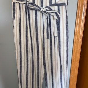 Navy and gold flowy pants great for spring!